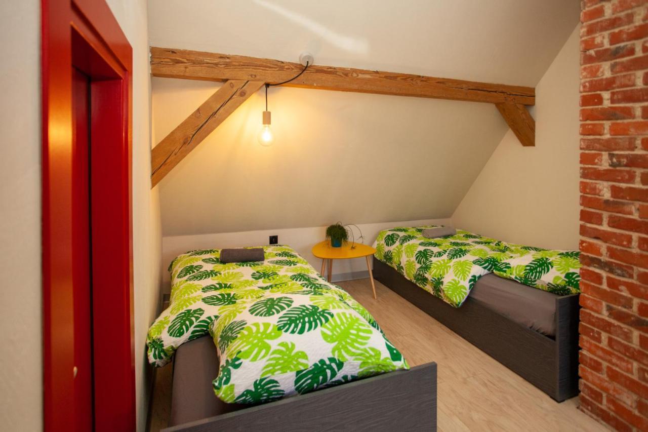 Pokoje Goscinne "Przy Rynku" Gliwice Luaran gambar